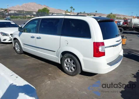 2011 Chrysler Town & Country Touring from USA, damaged, VIN 2A4RR5DG3BR688046